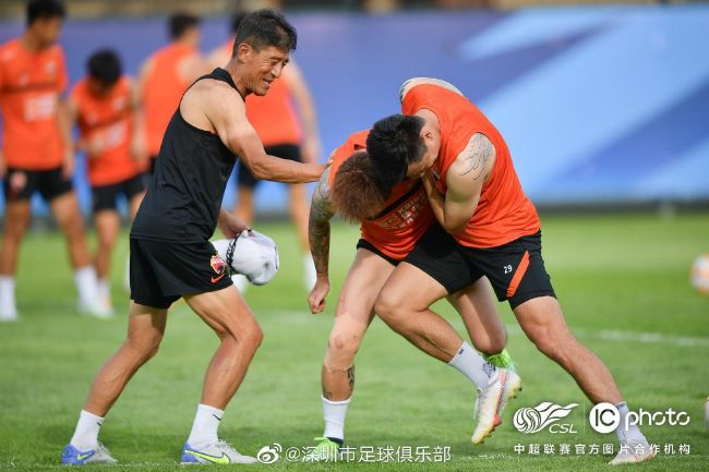 两队最近一次交手，贝西克塔斯是在主场3-0大胜哈塔斯堡，虽然客队近期的状态不是特别理想，但他们综合实力更强，再加上外界对客队也抱有期待，因此看好贝西克塔斯客场迎来反弹。